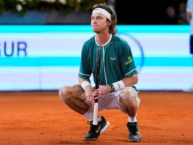 球战术将再 球战术将再